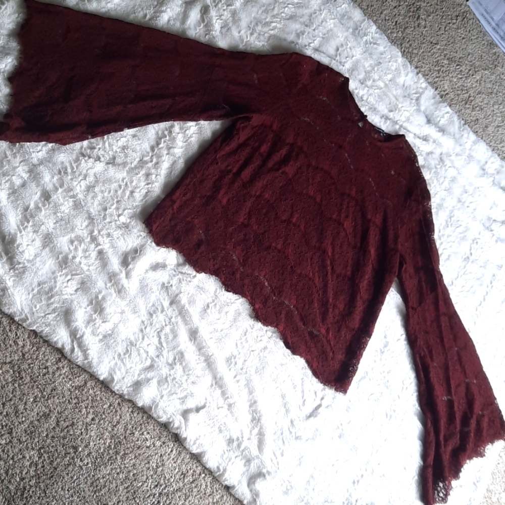Charlotte russe bell sleeve lace top size 2x